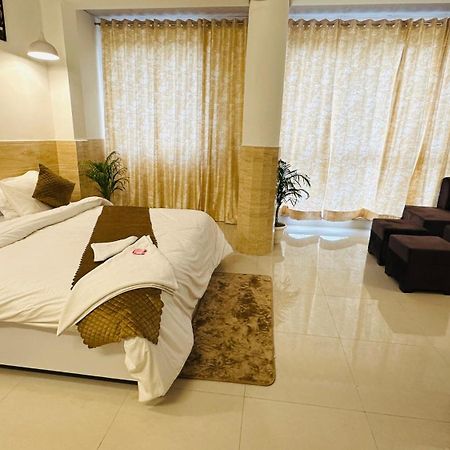 Dr White House - Noida Sector 18 Hotel Exterior photo