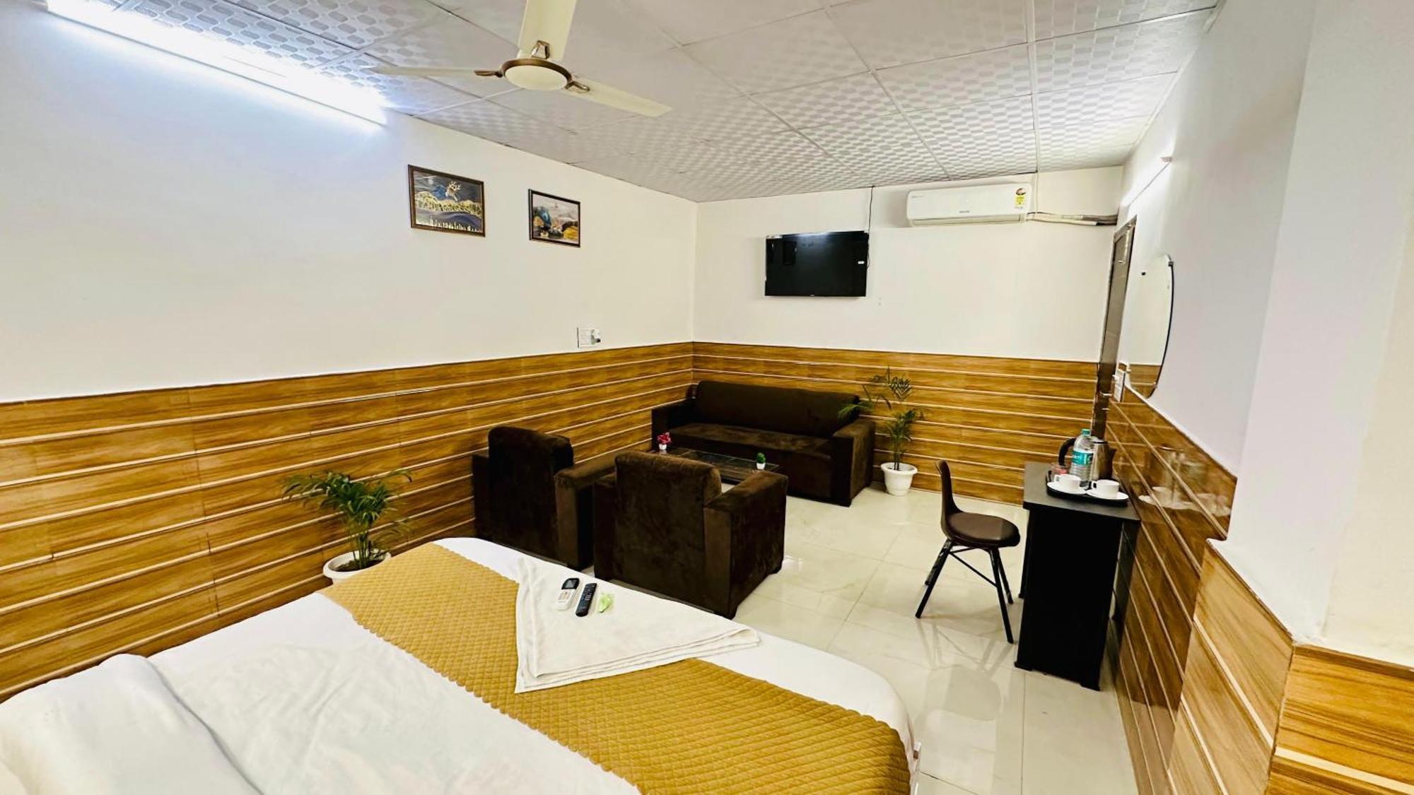 Dr White House - Noida Sector 18 Hotel Exterior photo