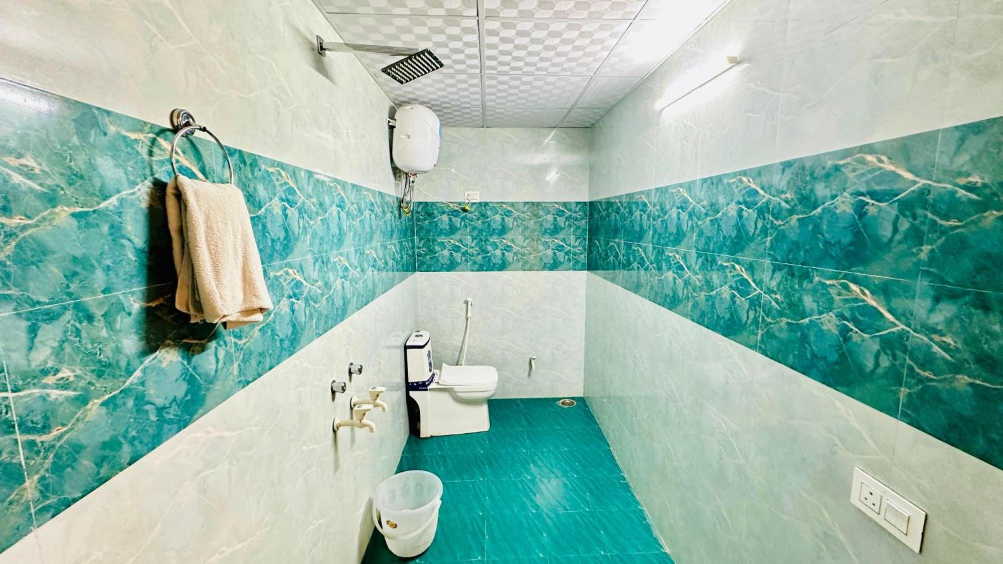 Dr White House - Noida Sector 18 Hotel Exterior photo